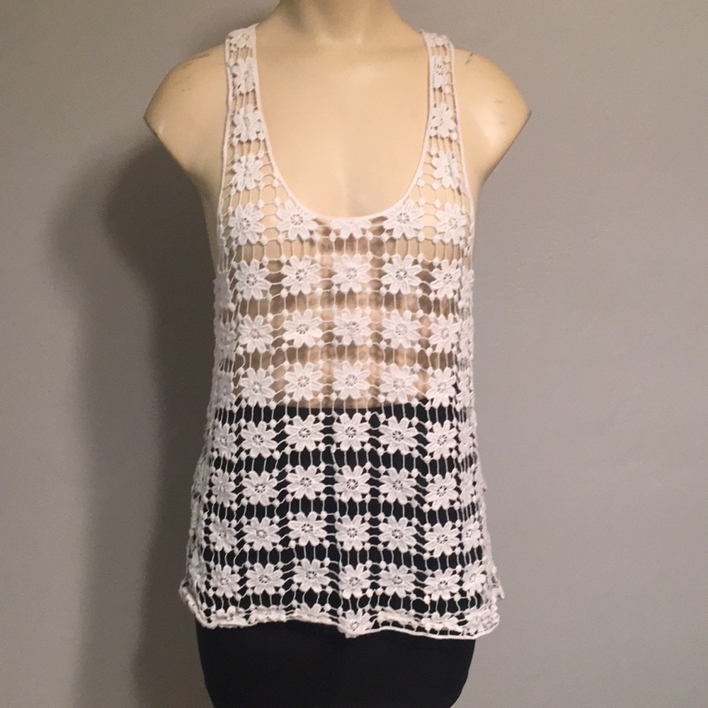 🎀 3 for 20 Lace tank for summer!